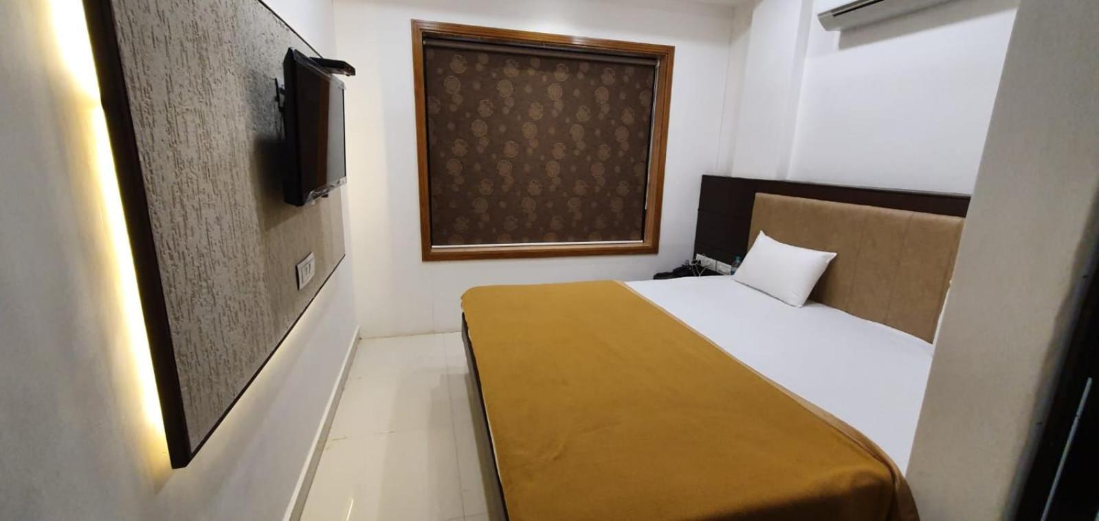Hotel N K Bhuj Eksteriør billede